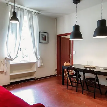 アパート Altido Cosy 2bed Apt With Garden And Parking チェルノッビオ