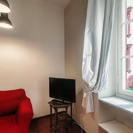 Altido Cosy 2bed Apt With Garden And Parking アパート チェルノッビオ